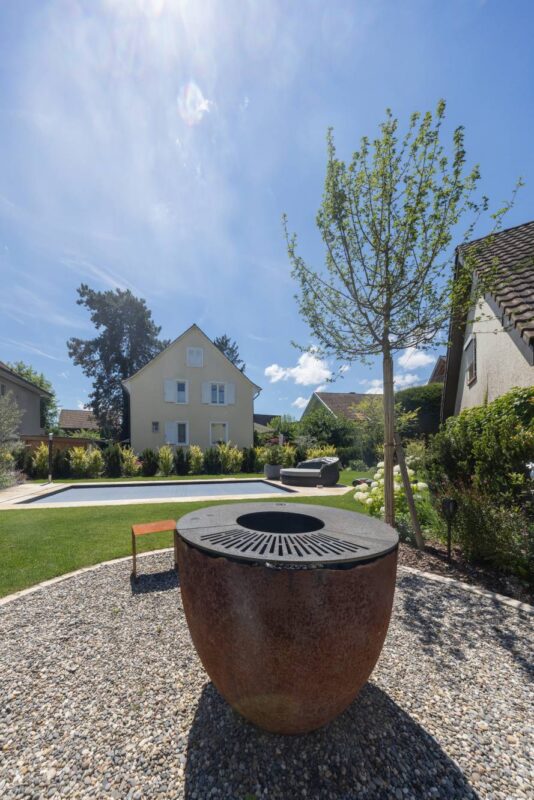 Feuerstelle & Poollandschaft